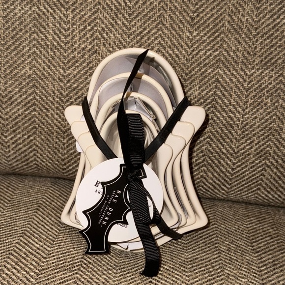 NWT Rae Dunn Halloween/Ghost Set of 4 Kitchen Ceramic Measuring Cups - Picture 2 of 10